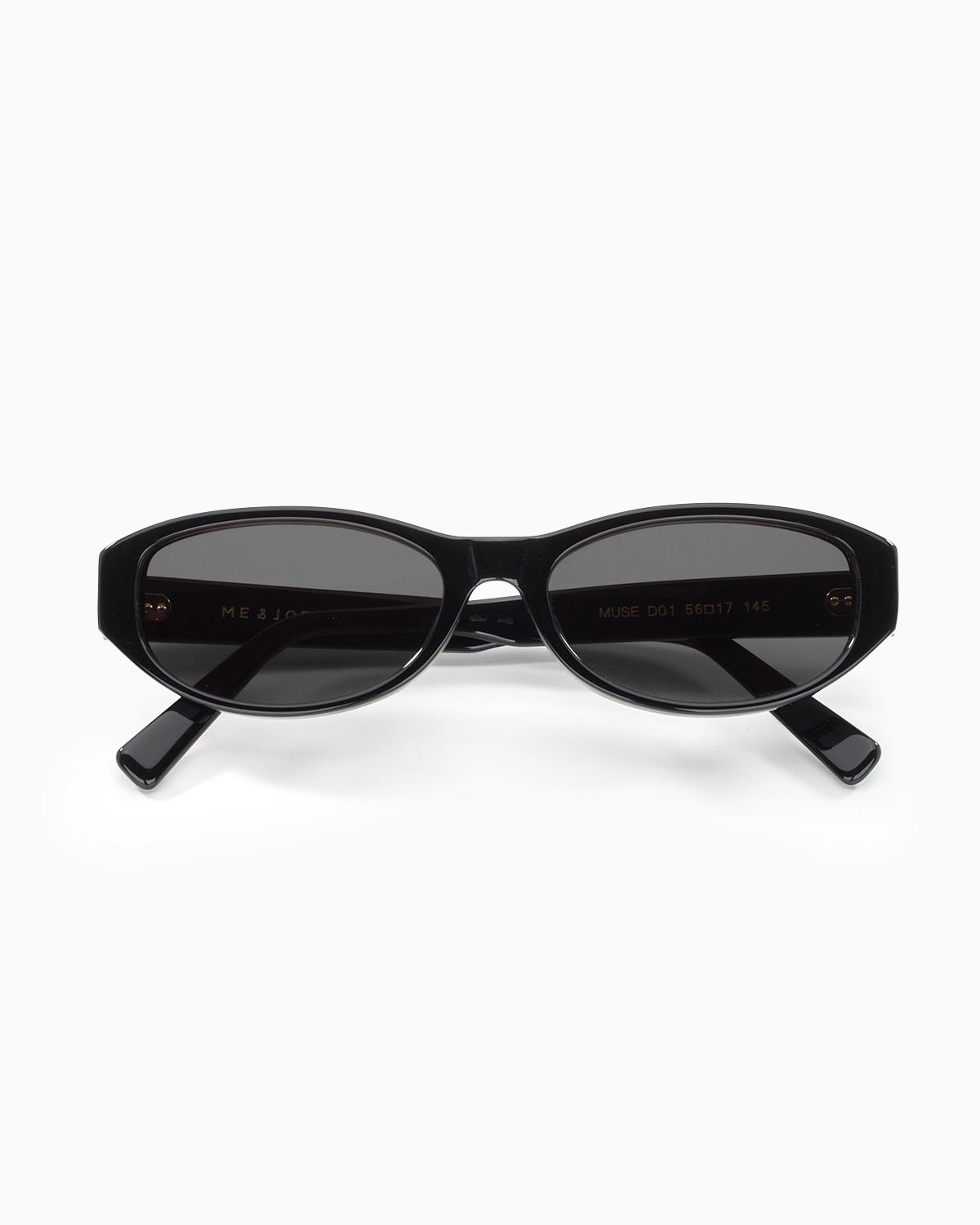 ME & JOE Muse black sunglasses-front view