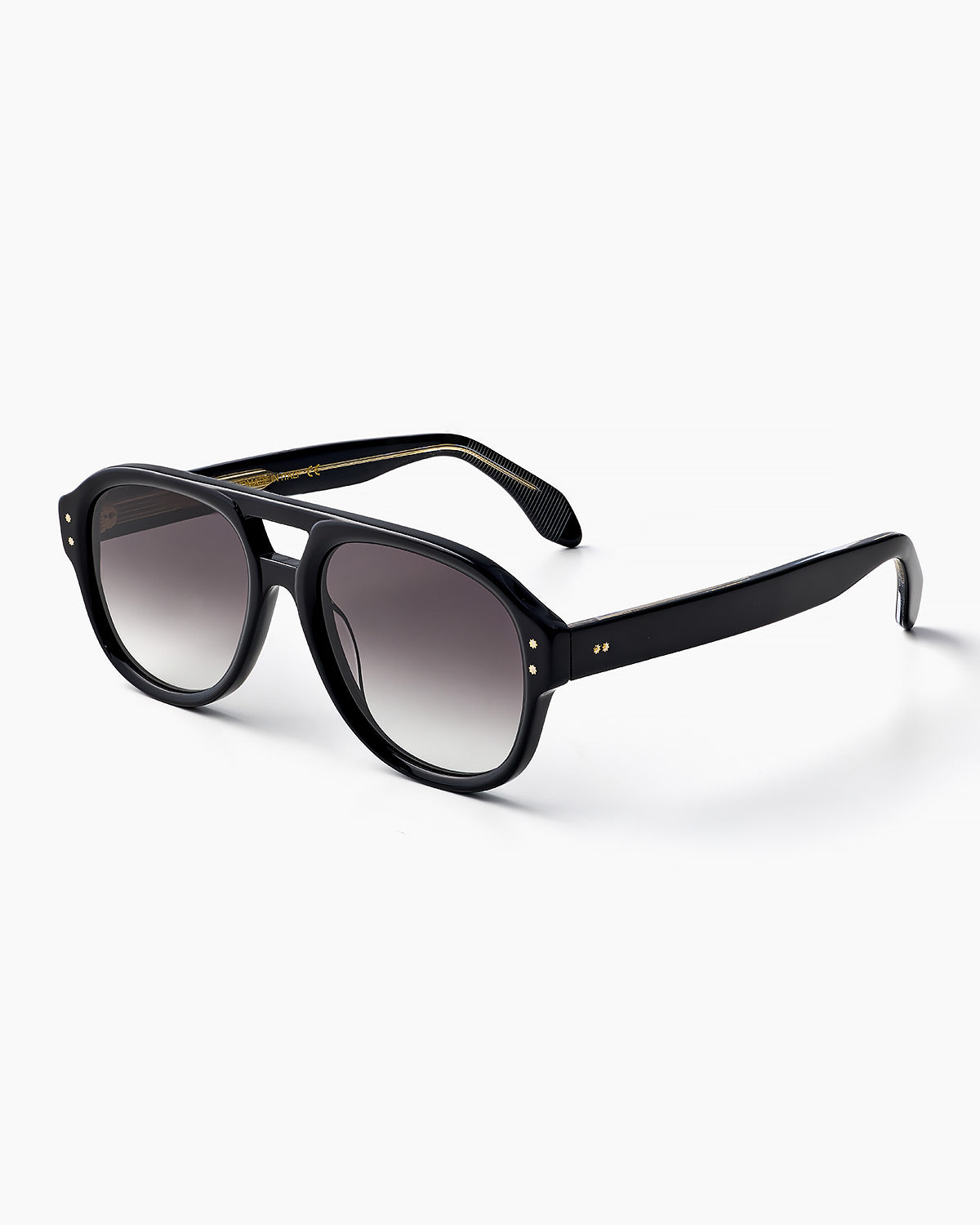 ME & JOE Ezra black sunglasses with gradient grey lenses– front three-quarter view