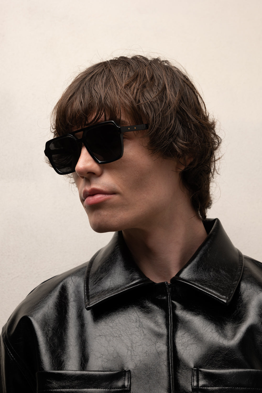 SUNGLASSES-MEN-UNISEX-MADISON-BLACK-SIDE featured_man |BLACK