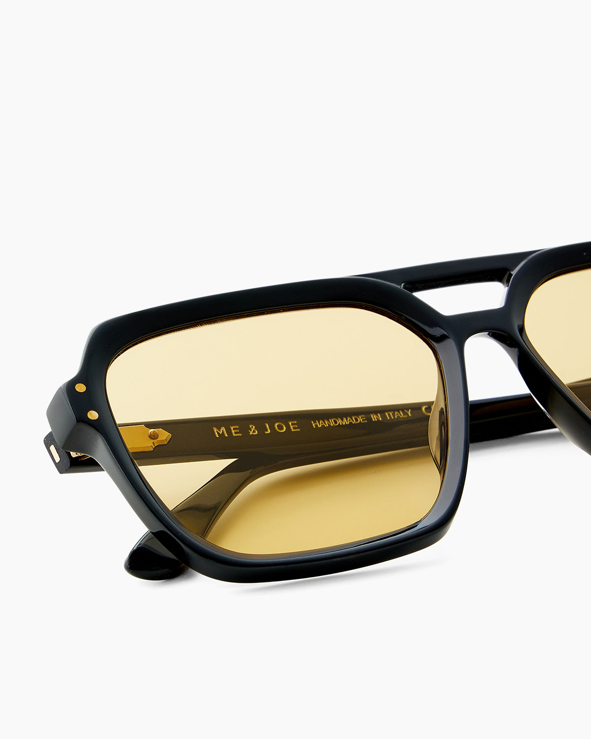 SUNGLASSES-WOMEN-MEN-UNISEX-MADISON-BLACK-CUSTOMLENSES-PINA COLADA-DETAIL |BLACK CUSTOM LENSES-PINA COLADA