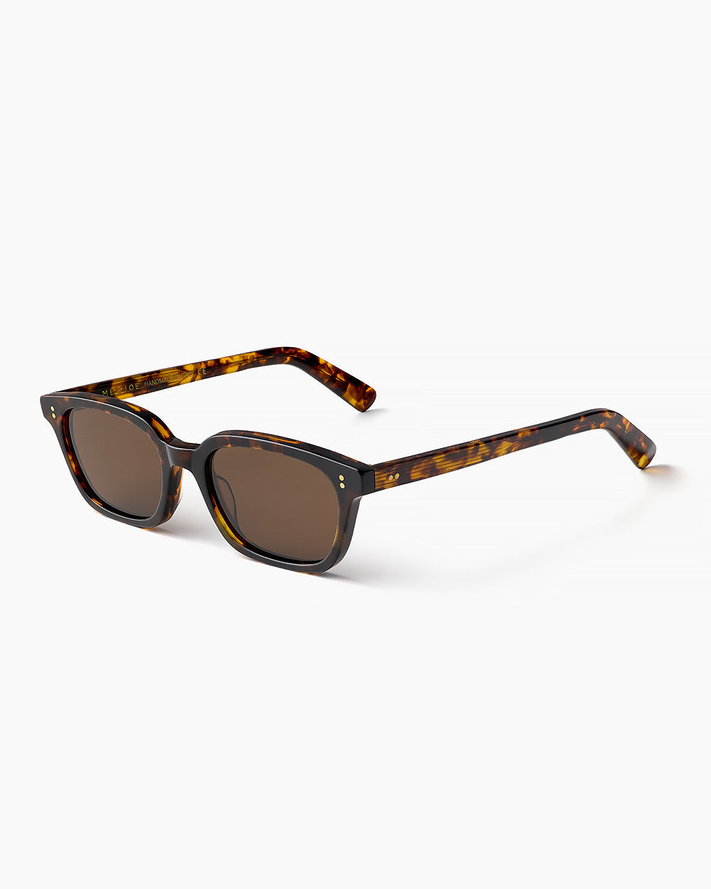 ME & JOE Alba spiced tortoise sunglasses – three-quarter view