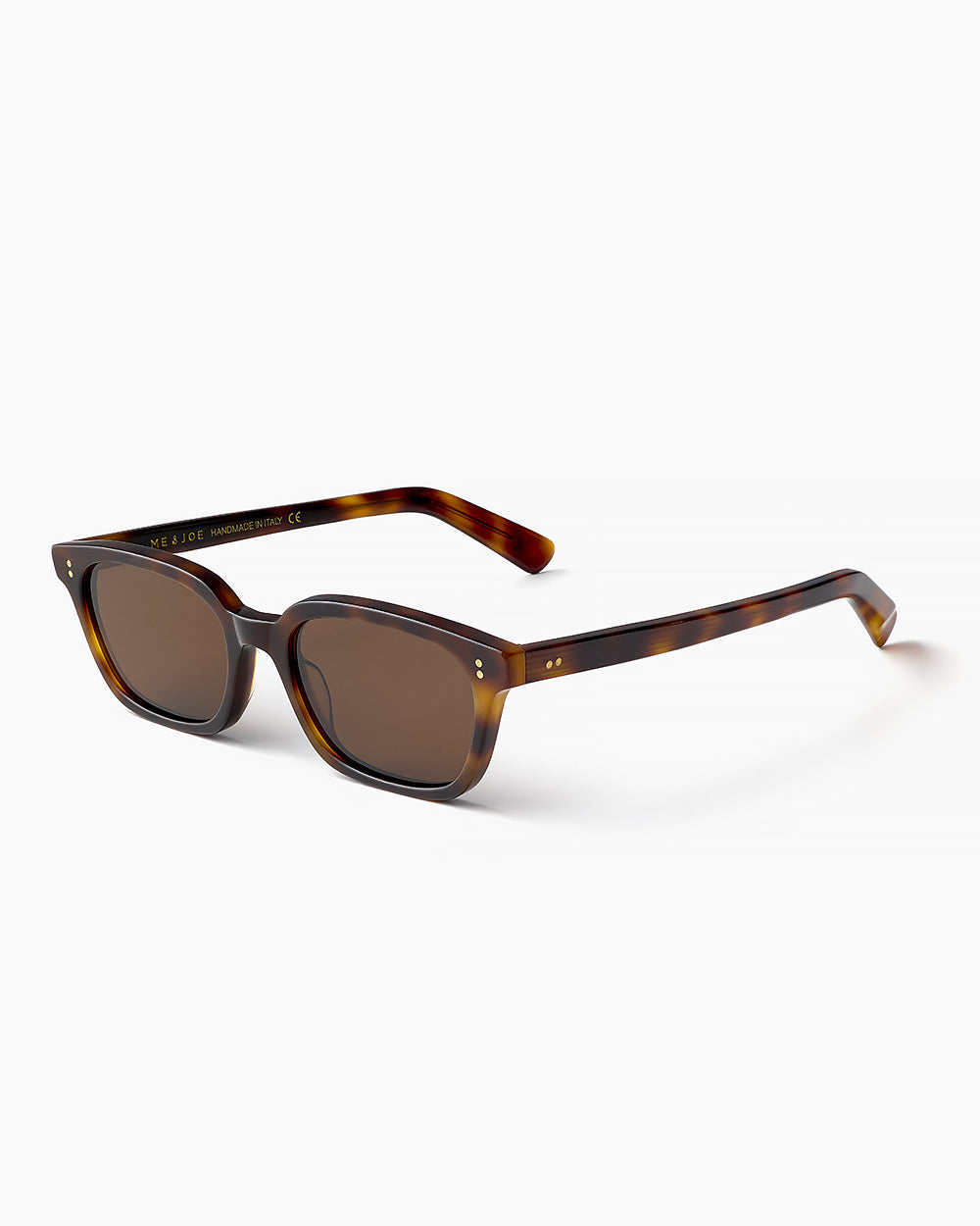 ME & JOE Alba classic tortoise sunglasses – three-quarter view