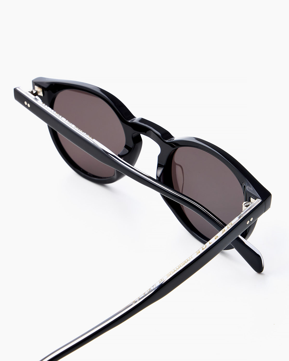 ME & JOE Benjamin black sunglasses – angled view