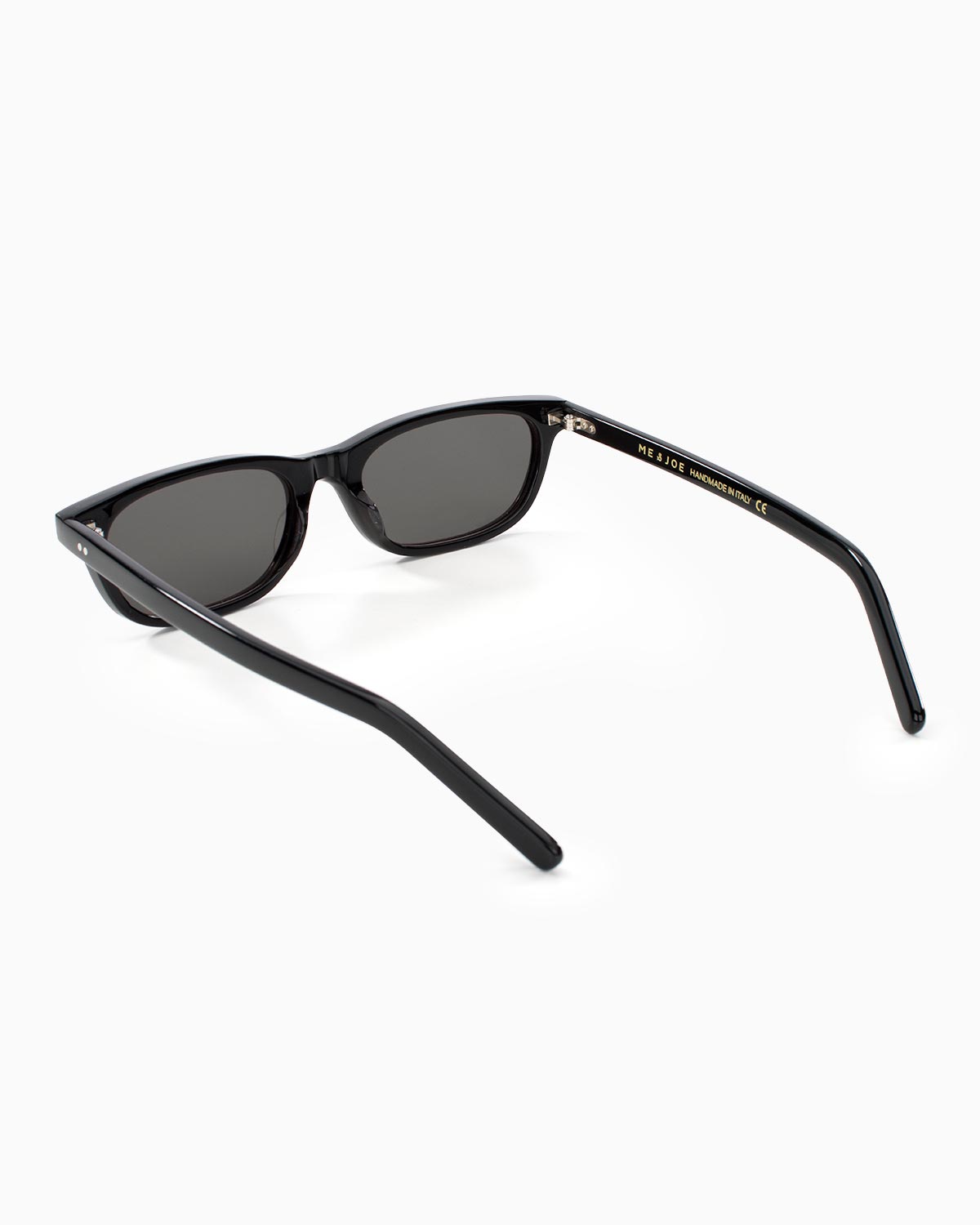 ME & JOE Darya black sunglasses – rear three-quarter view