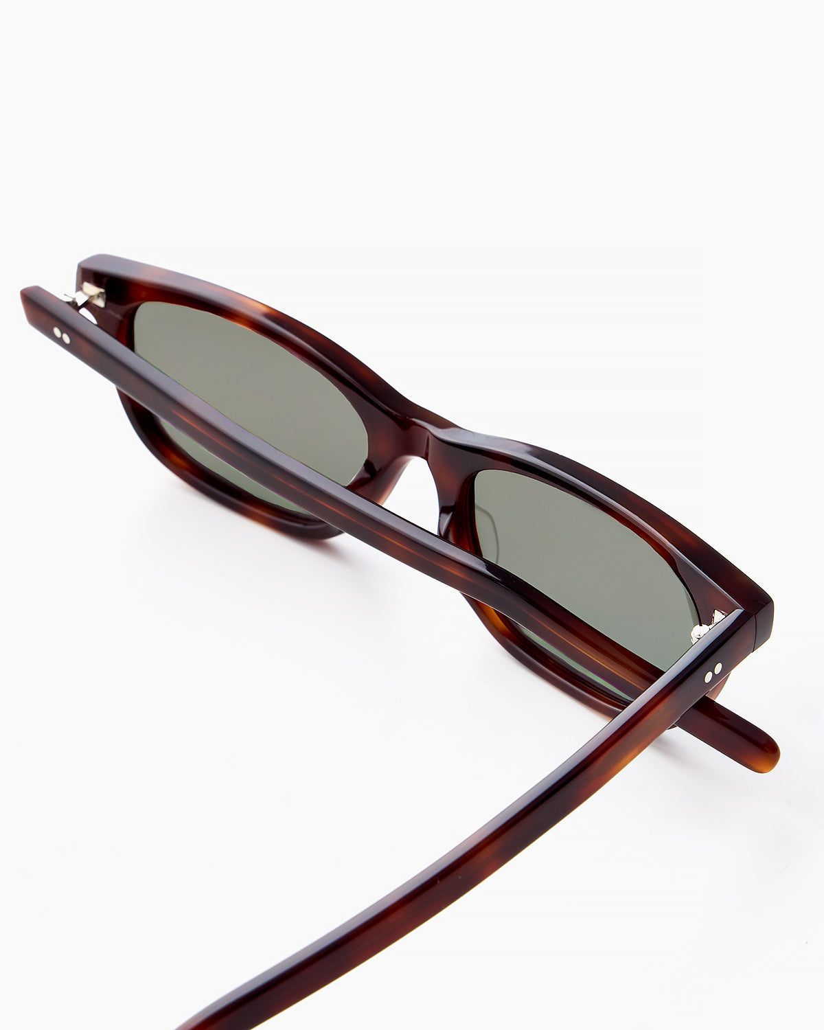 ME & JOE Darya tortoise sunglasses – detail view