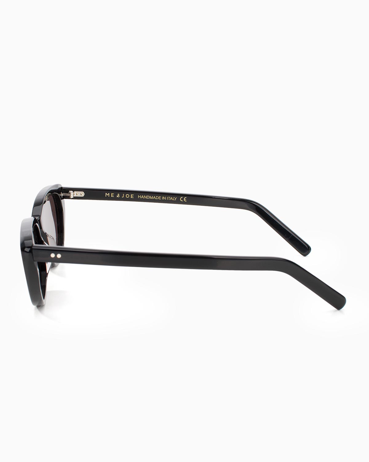 ME & JOE Emily black sunglasses – side view