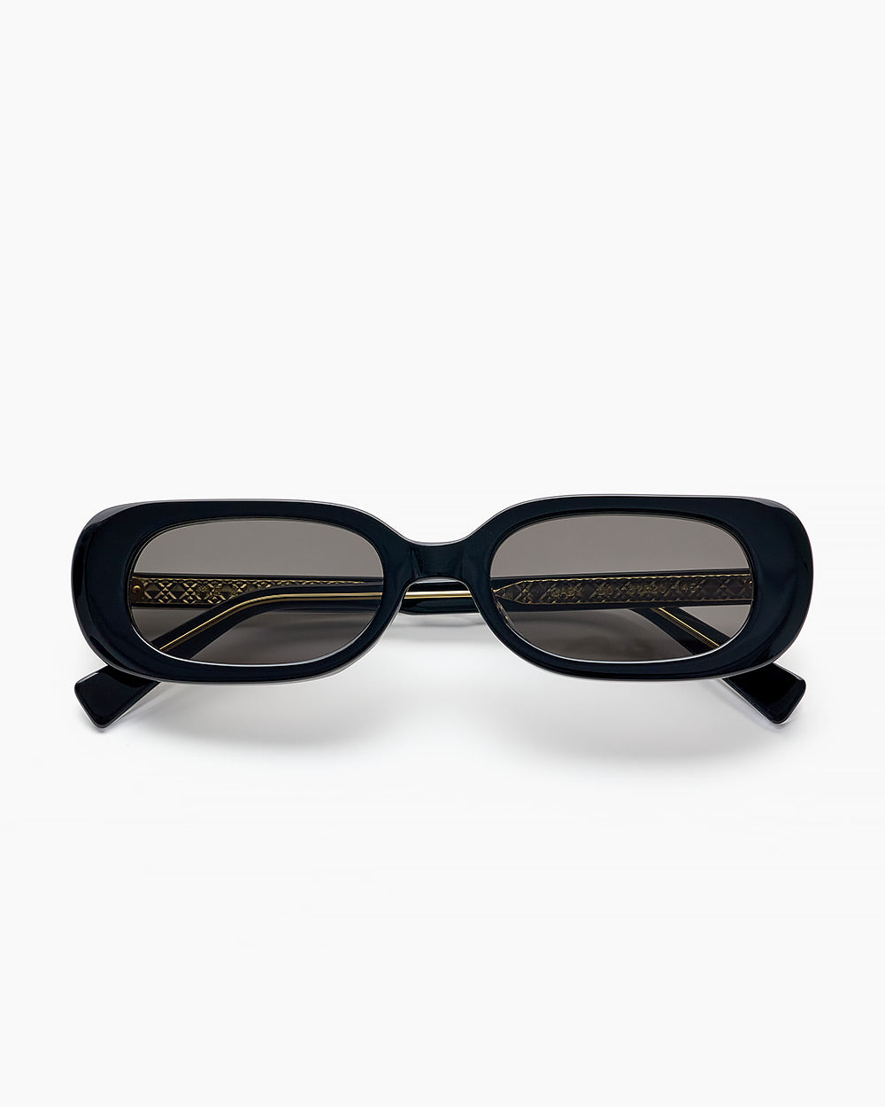 ME & JOE Gaby black sunglasses – front view