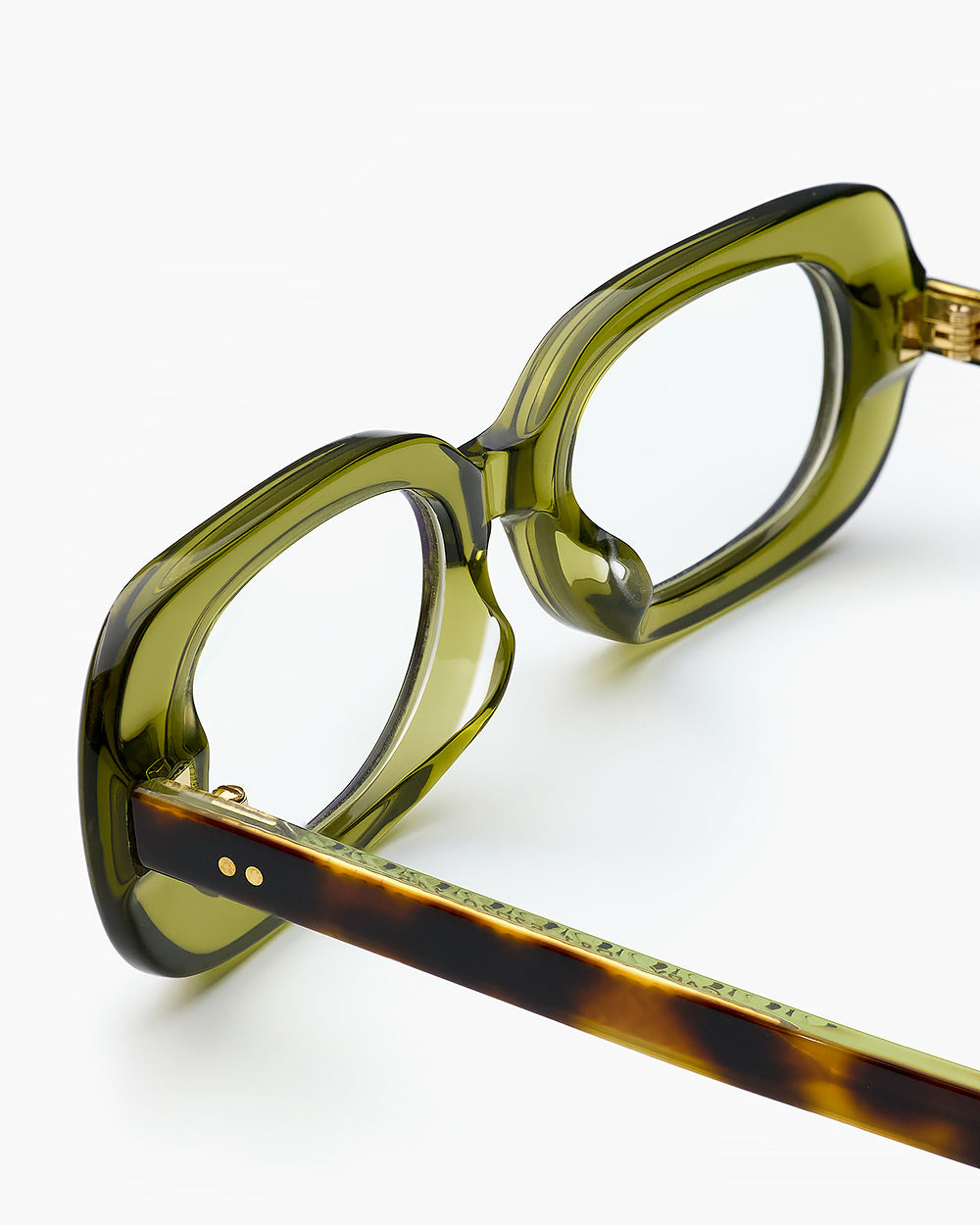 ME & JOE Gaby green optical glasses – angled view