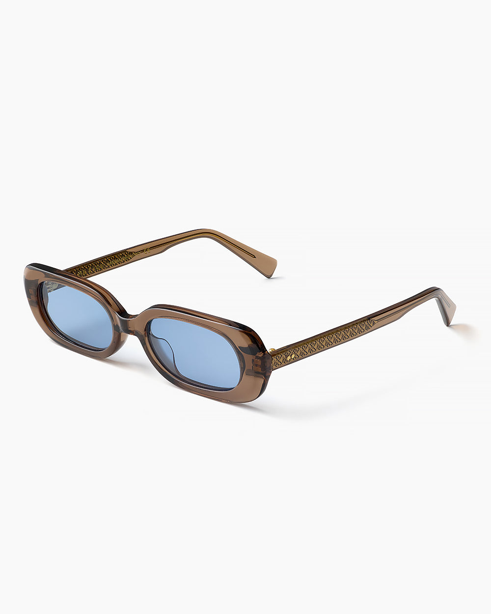ME & JOE Gaby mocha sunglasses with blue lenses – three-quarter view