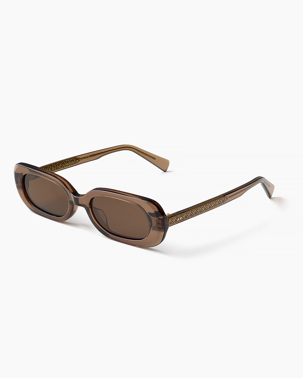 ME & JOE Gaby mocha sunglasses – three-quarter view