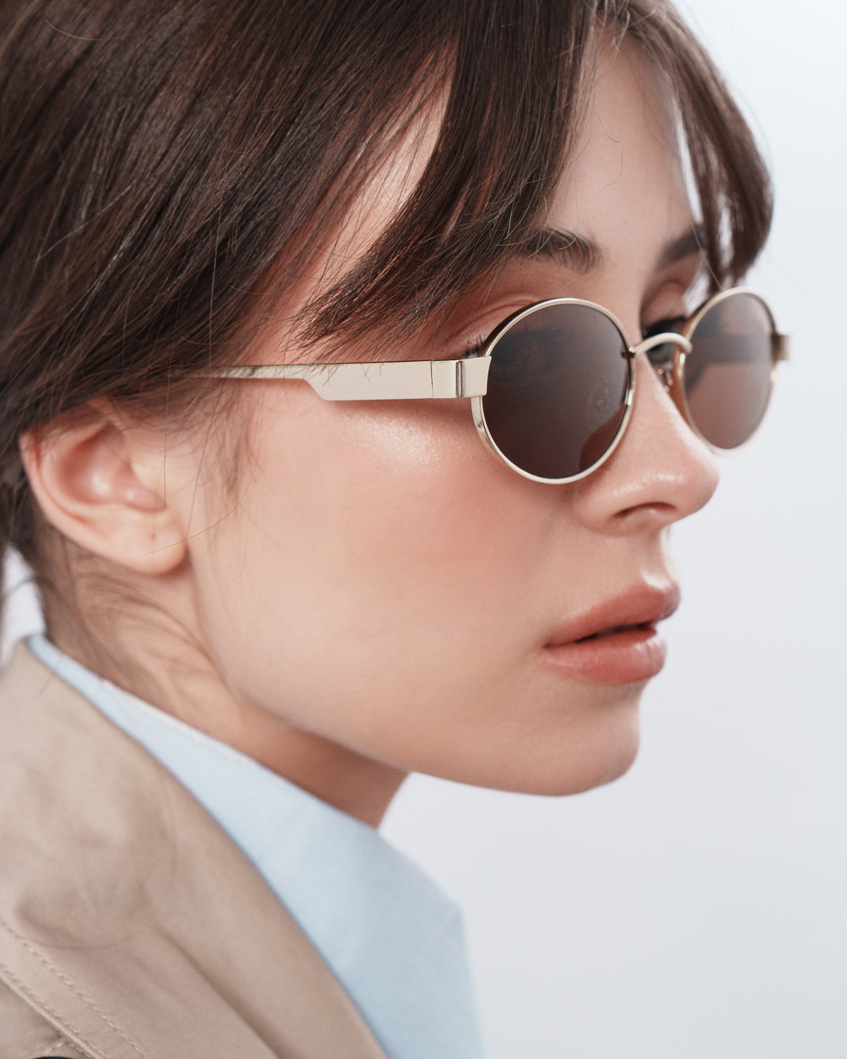 ME & JOE Gala gold sunglasses – three-quarter view