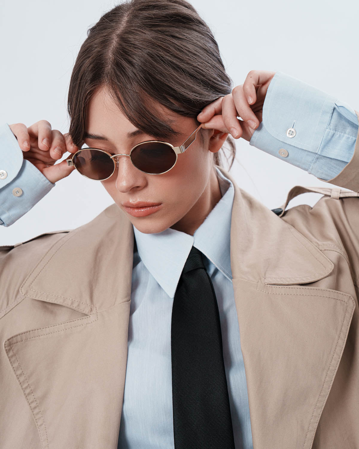 ME & JOE Gala gold sunglasses – three-quarter view