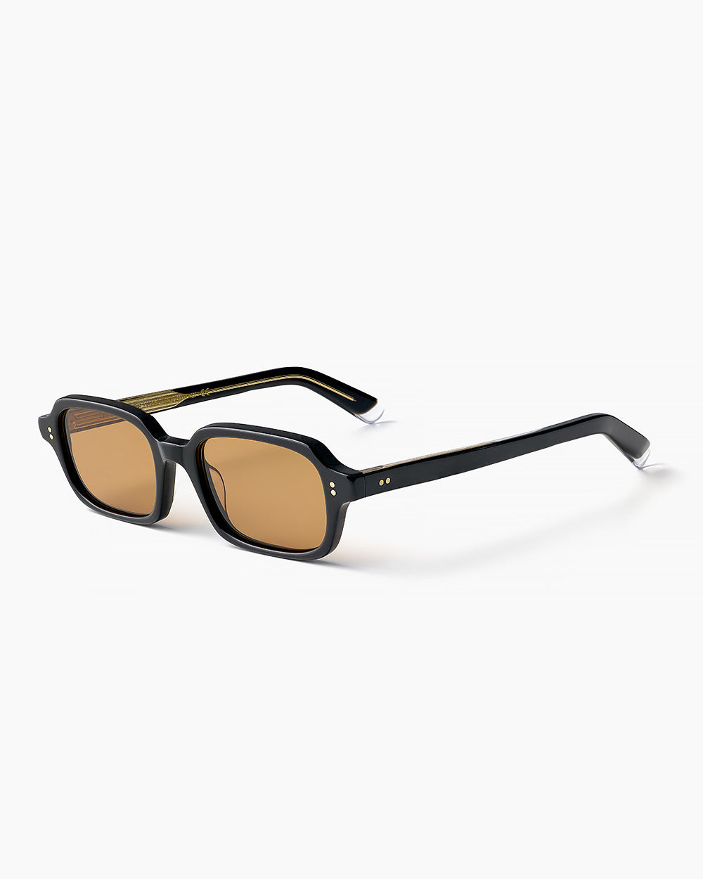 ME & JOE Jules black sunglasses with orange lenses – three-quarter view