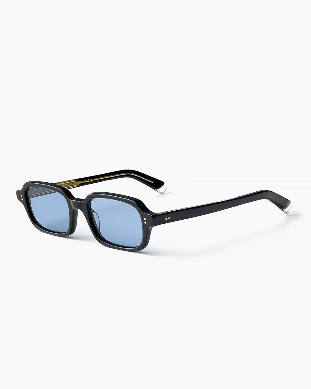 ME & JOE Jules black sunglasses with blue lenses – three-quarter view