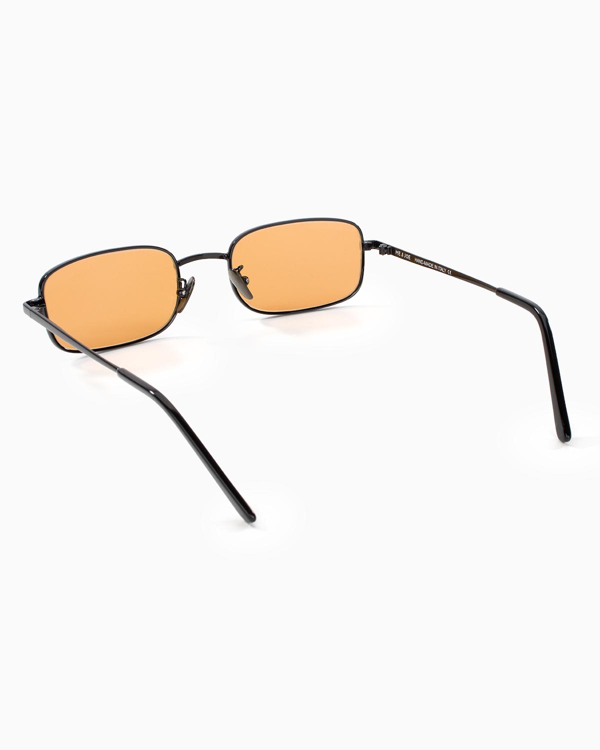 ME & JOE Luca black sunglasses with orange lenses – rear three-quarter view