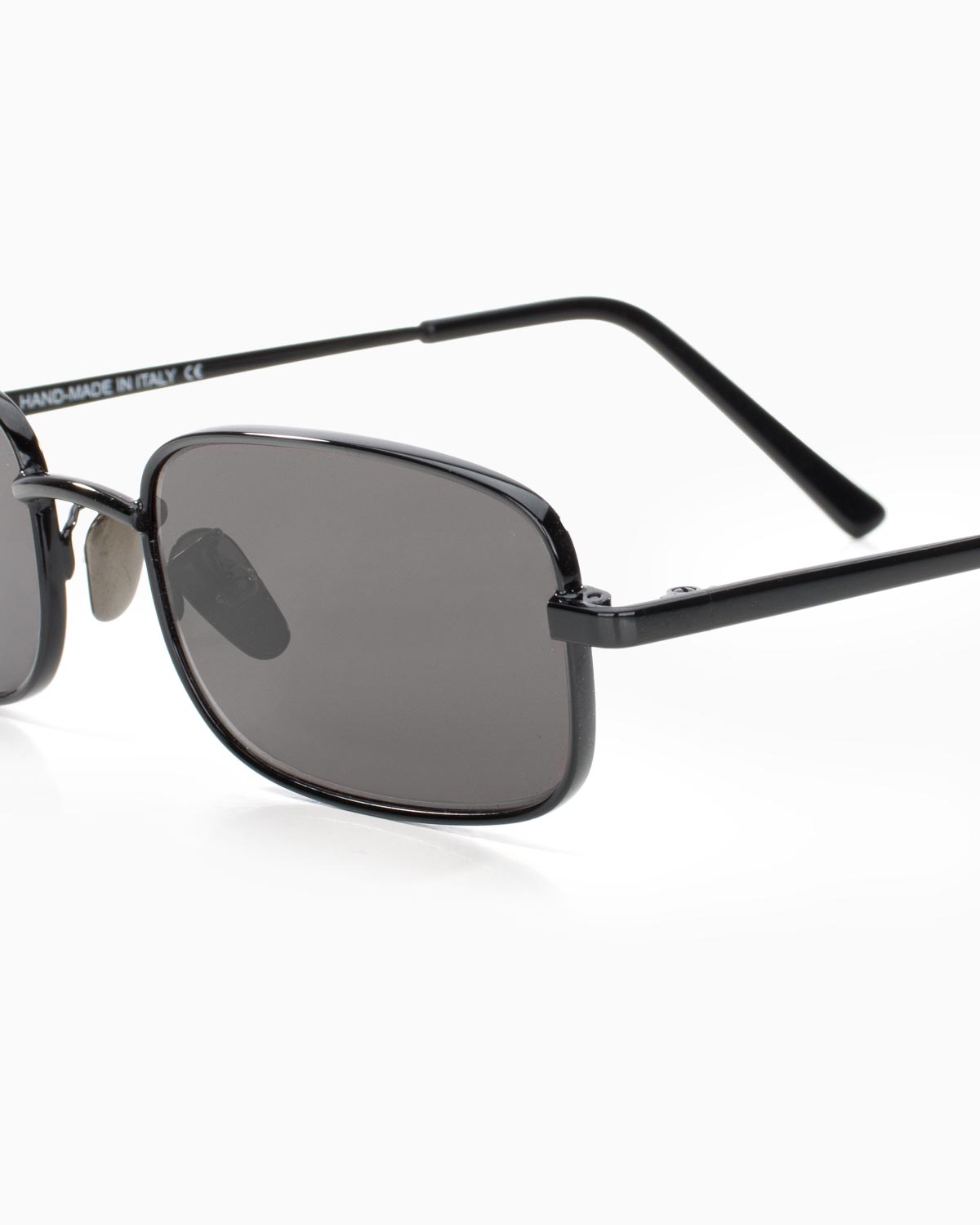 ME & JOE Luca Black sunglasses – frame detail