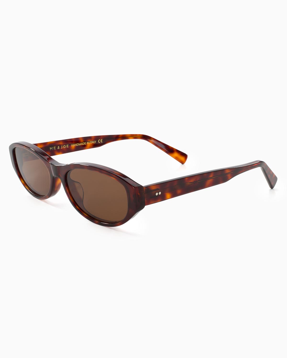 ME & JOE Muse cherry tortoise sunglasses – front three-quarter view
