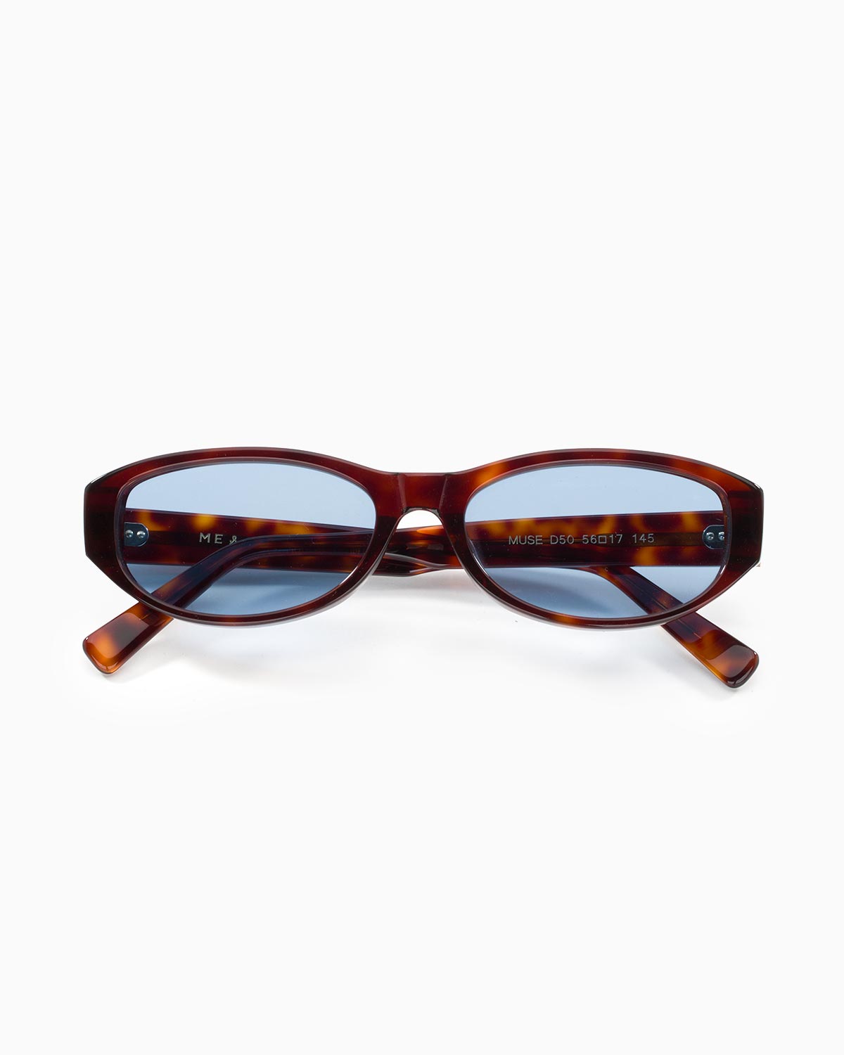 ME & JOE Muse cherry tortoise sunglasses with light blue lenses – front view