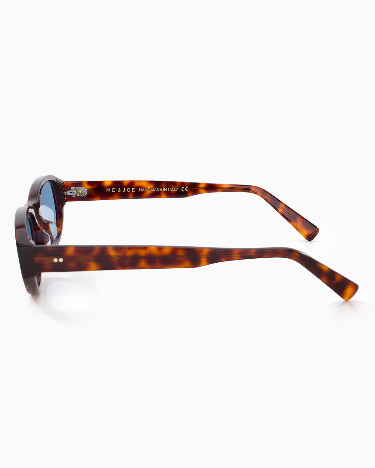 ME & JOE Muse cherry tortoise sunglasses with light blue lenses – side view