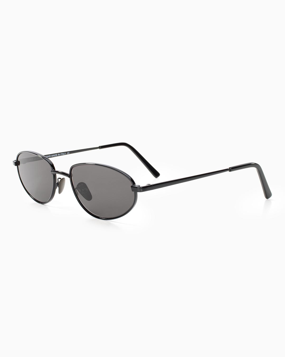 ME & JOE Noma Black sunglasses – front three-quarter view