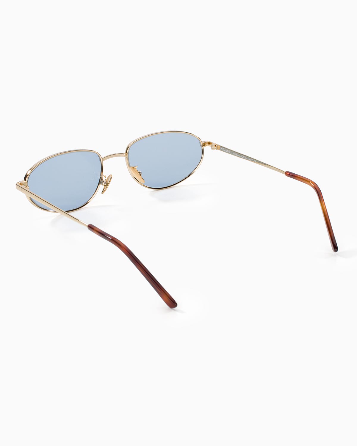 ME & JOE Noma gold sunglasses with blue lenses – rear three-quarter view