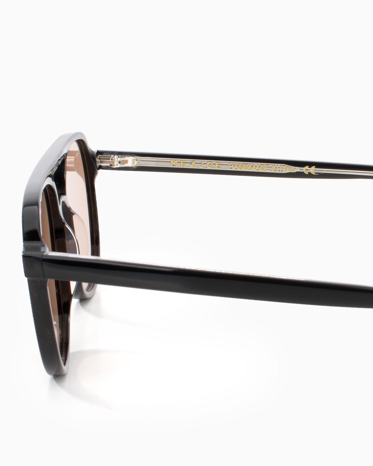 ME & JOE Rene black sunglasses with mocha lenses - side view