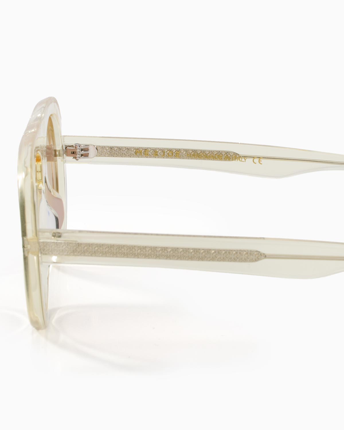 ME & JOE Riviera champagne sunglasses with light brown lenses – temple and logo detail