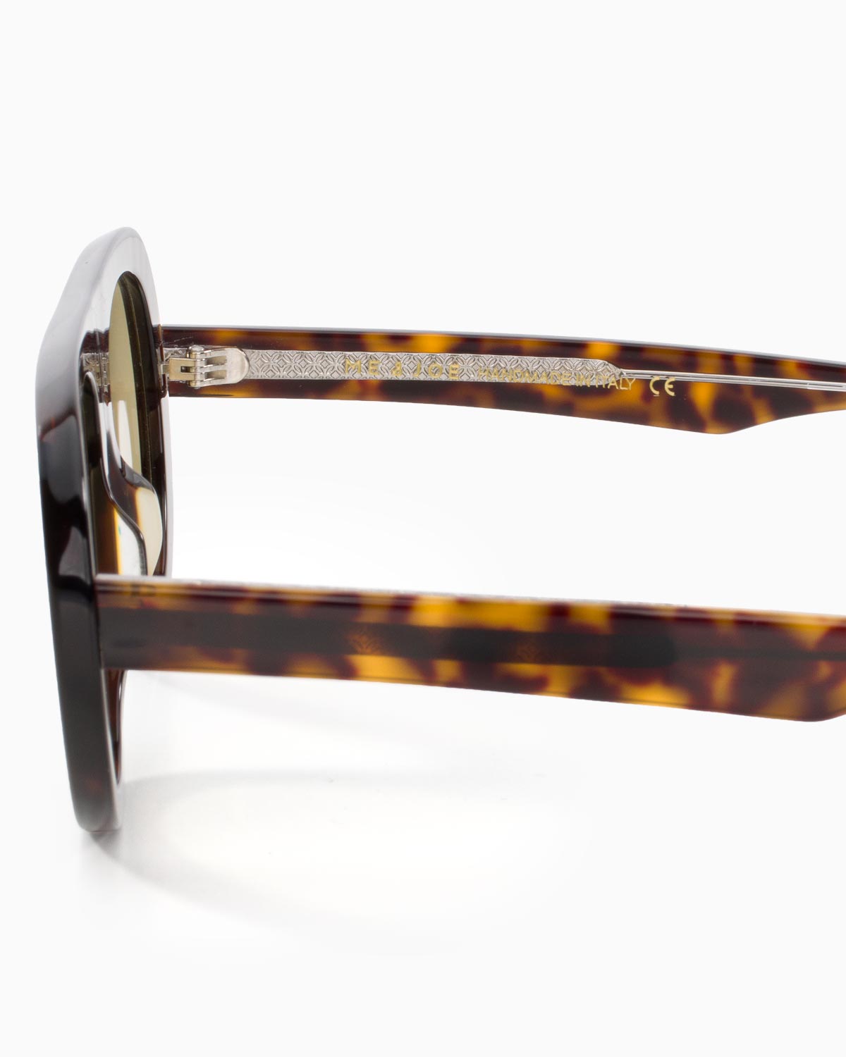 ME & JOE Riviera Tortoise sunglasses with amber lenses – side view