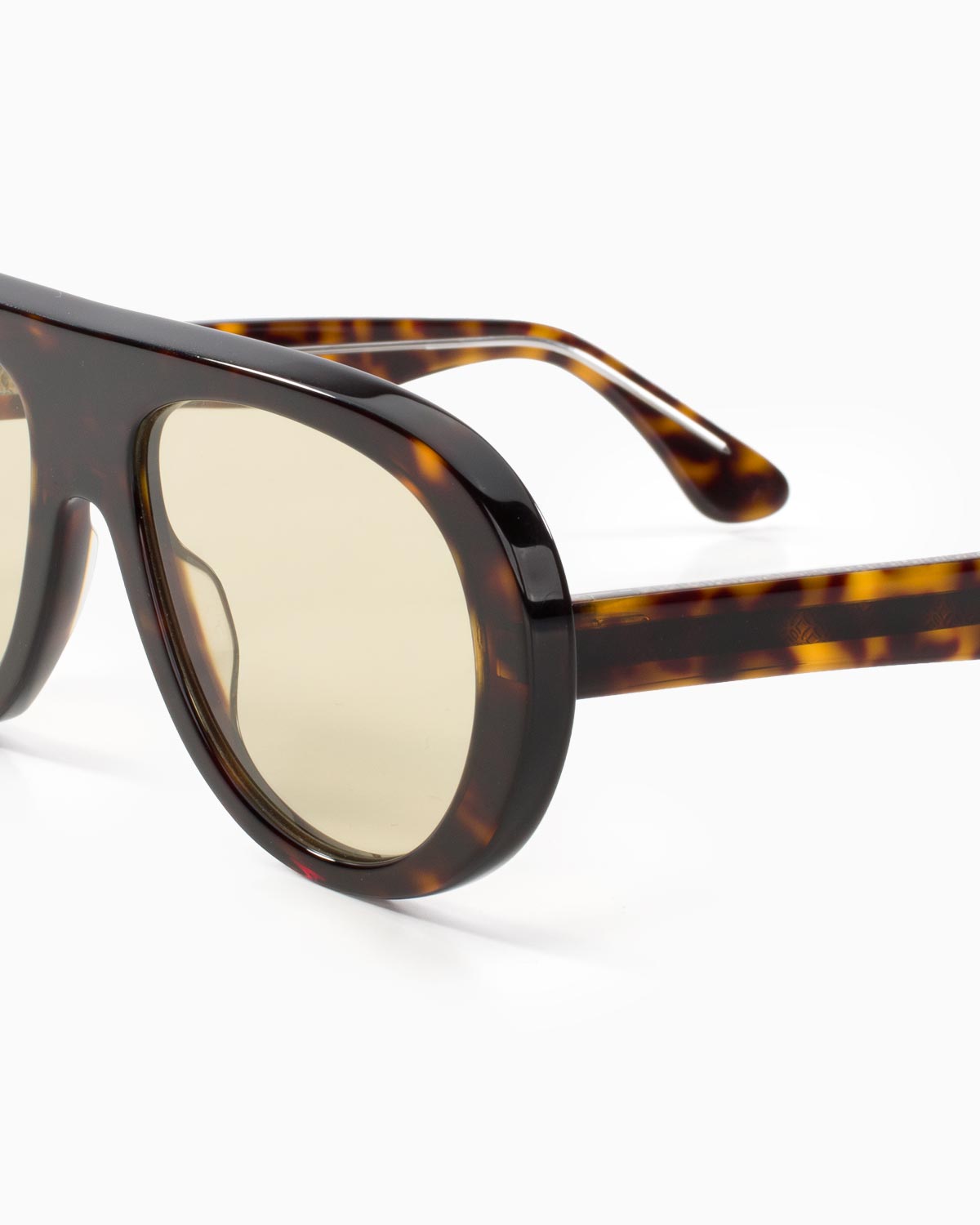 ME & JOE Riviera Tortoise sunglasses with amber lenses – rear three-quarter view
