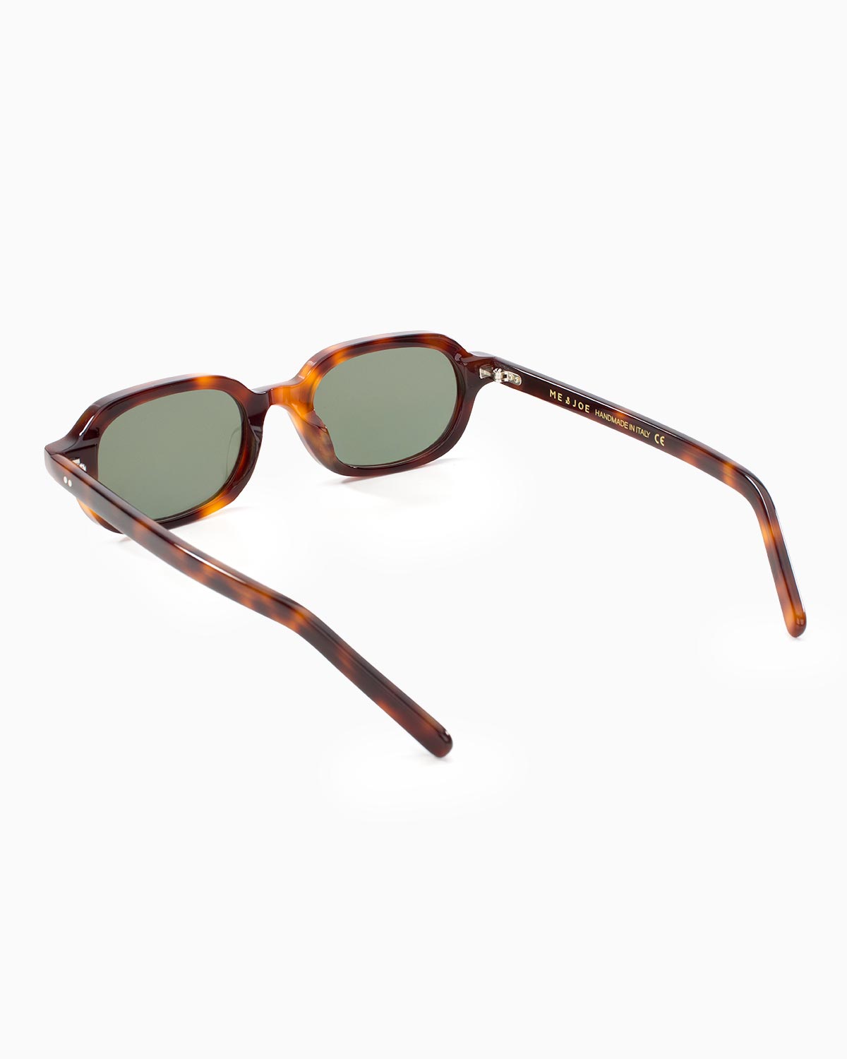 ME & JOE Roma tortoise sunglasses – three -quarter view