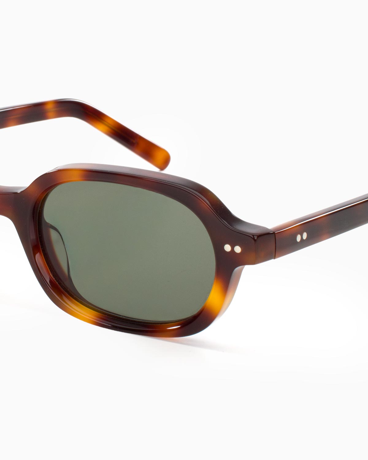 ME & JOE Roma tortoise sunglasses – detail view