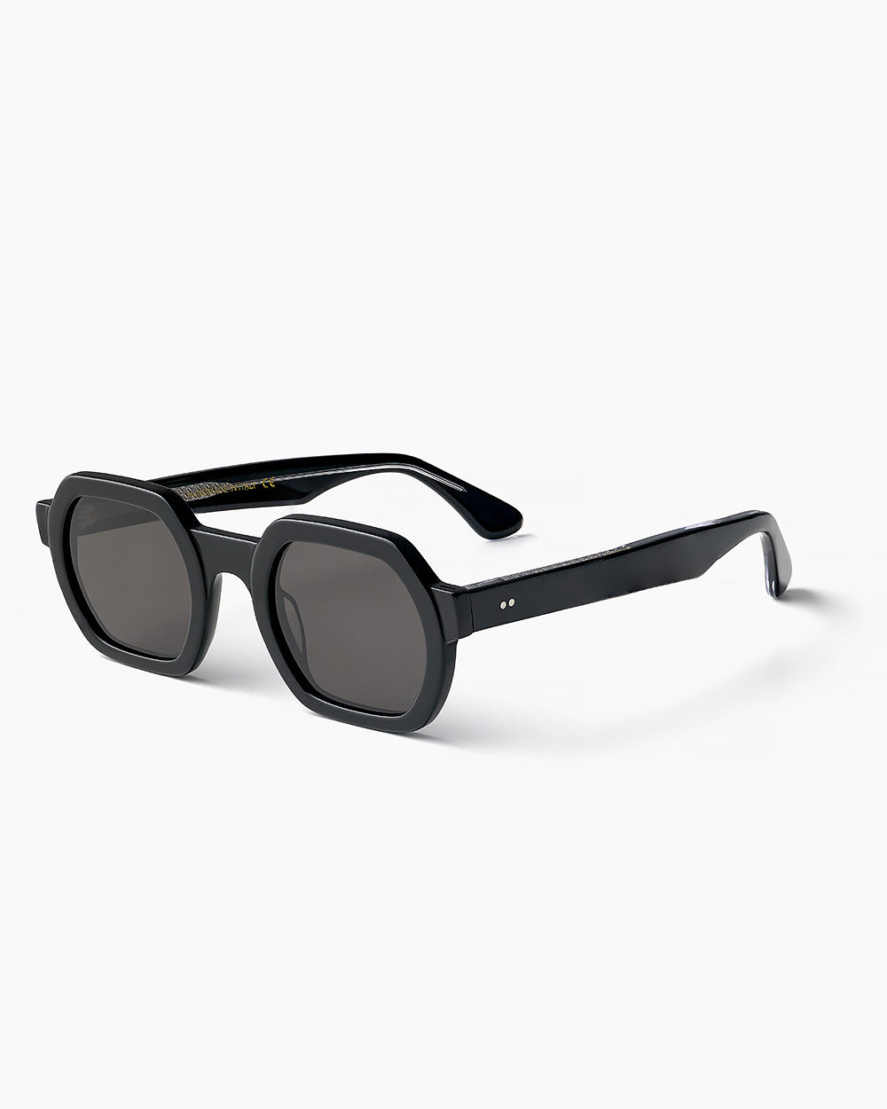 ME & JOE Sandro black sunglasses –three-quarter view