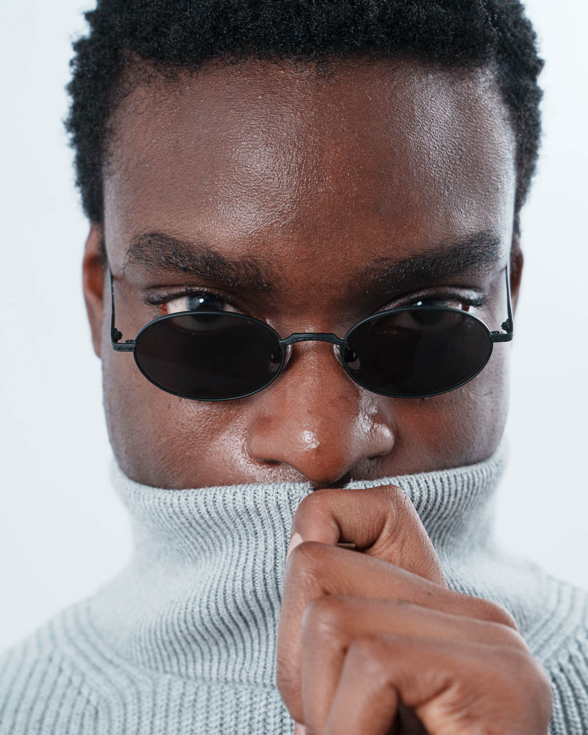 Man wearing ME & JOE Soma black sunglasses – front view