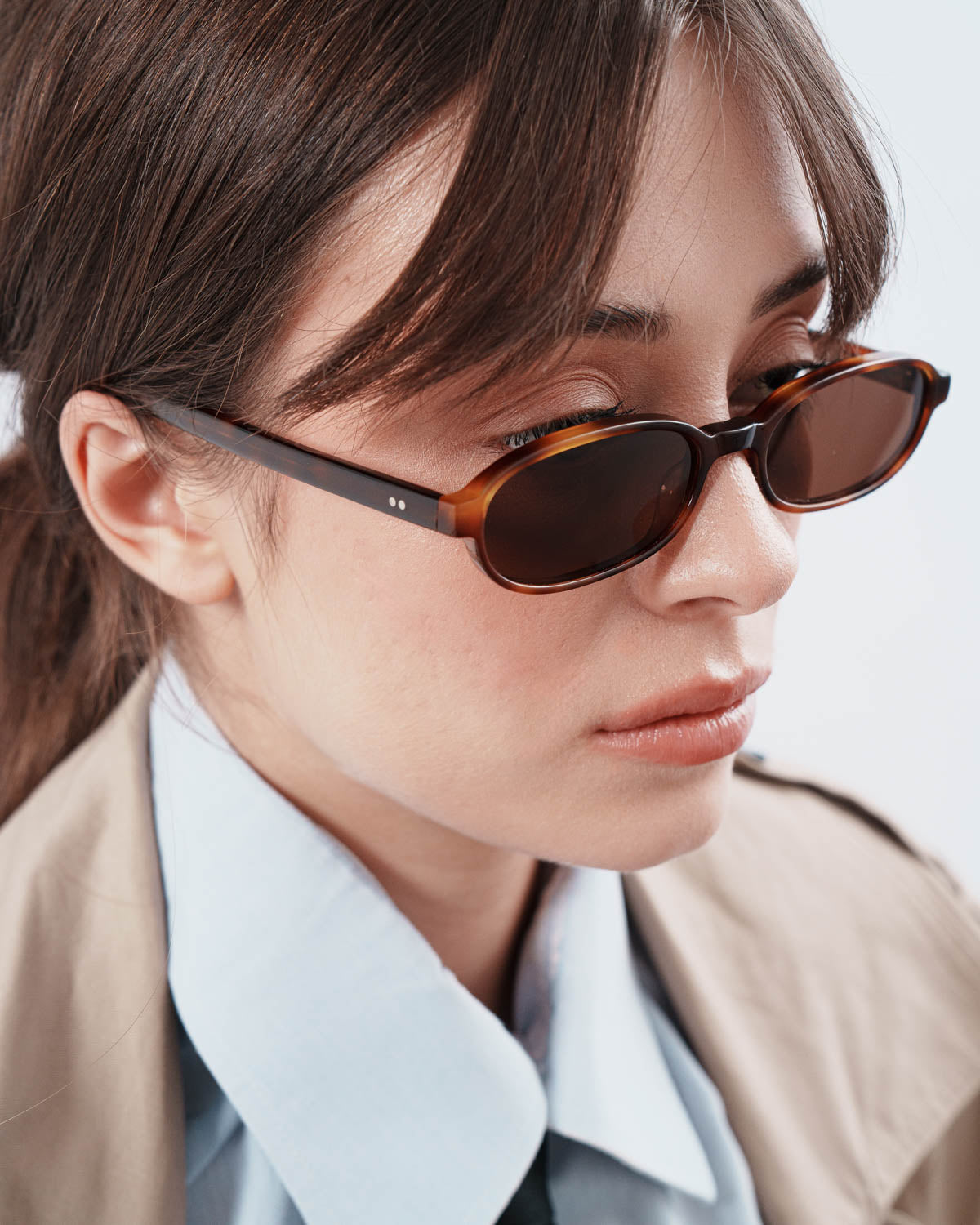 Woman wearing ME & JOE Iris tortoise sunglasses – side view