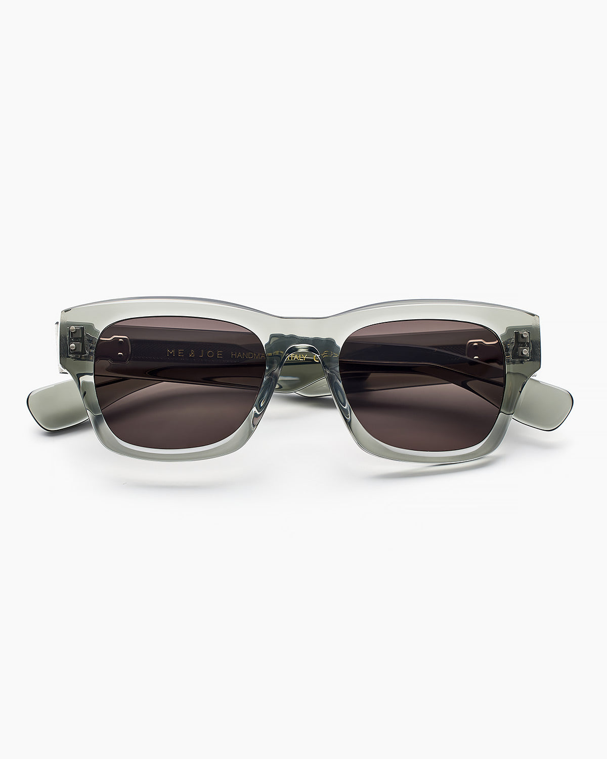 ME & JOE Nolan grey sunglasses – front view