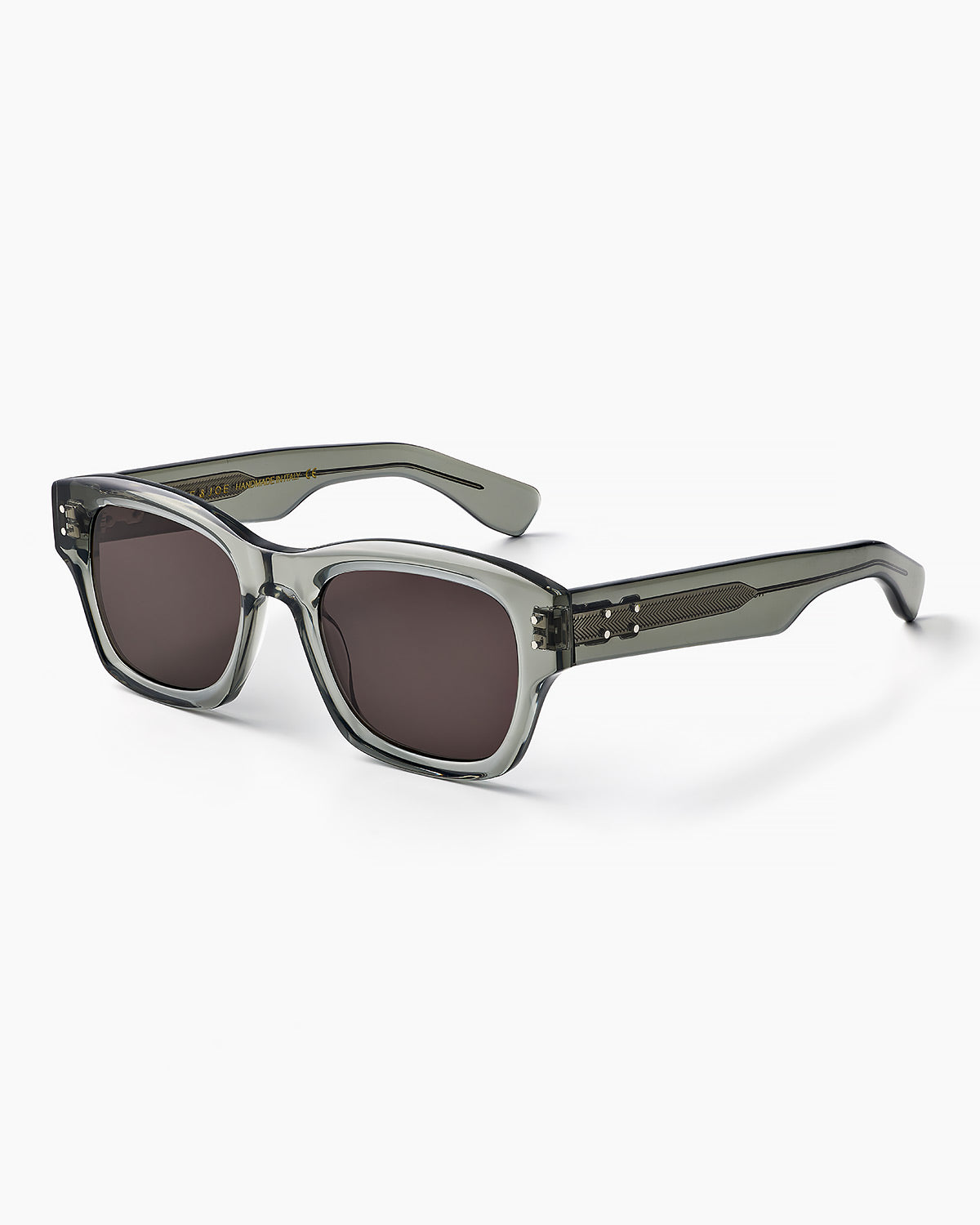 ME & JOE Nolan grey sunglasses – three quarter view