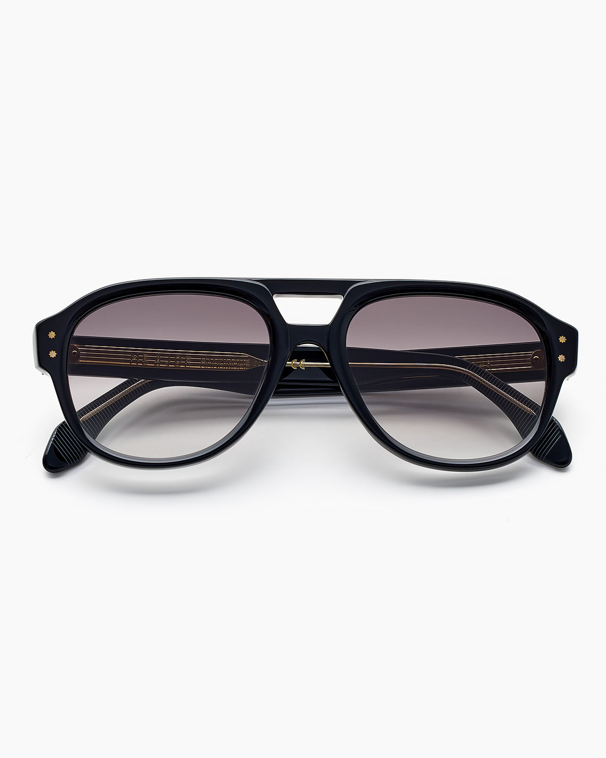 ME & JOE Ezra black sunglasses with gradient grey lenses– front view