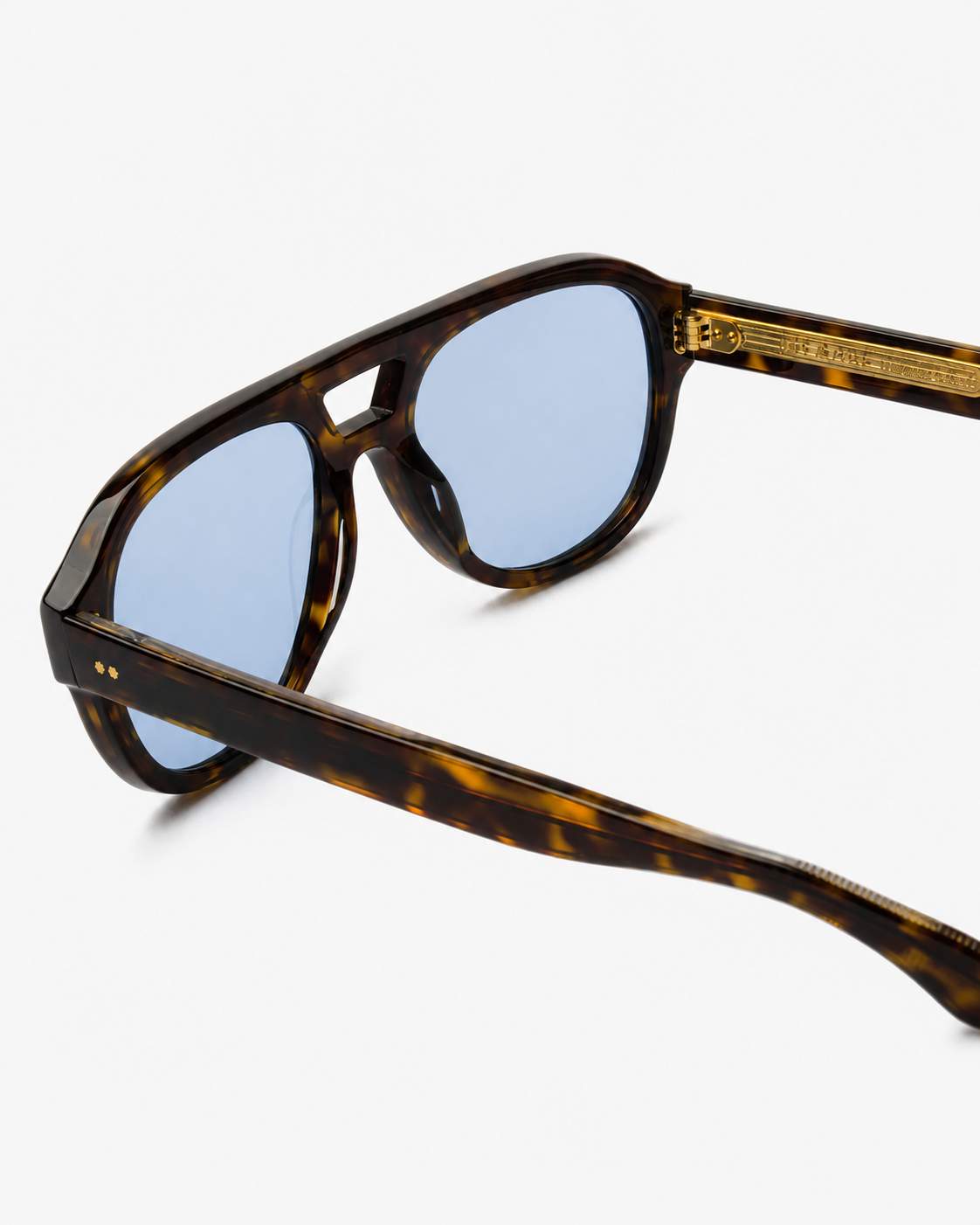ME & JOE Ezra tortoise sunglasses with light blue lenses - rear three-quarter view