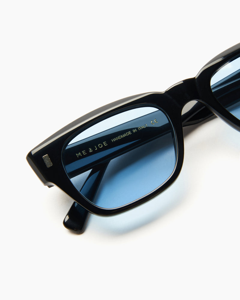 SUNGLASSES-WOMEN-MEN-UNISEX-DYLAN-BLACK-STUDIO-BLUE-DETAIL