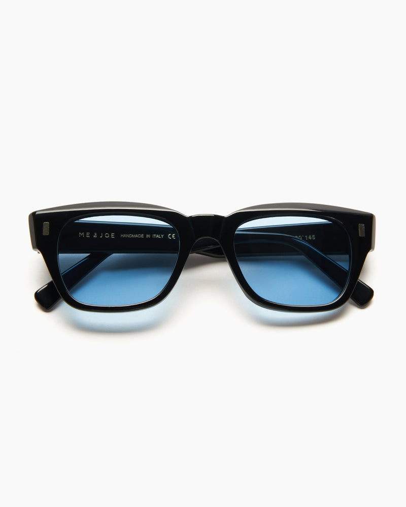 SUNGLASSES-WOMEN-MEN-UNISEX-DYLAN-BLACK-STUDIO-BLUE-FRONT