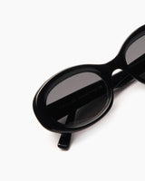 SUNGLASSES-WOMEN-MEN-UNISEX-KATE-BLACK-DETAIL