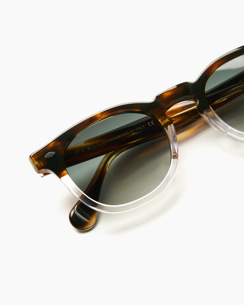 SUNGLASSES-WOMEN-MEN-UNISEX-LEGEND-CRYSTALTORTOISE-LMTED-DETAIL