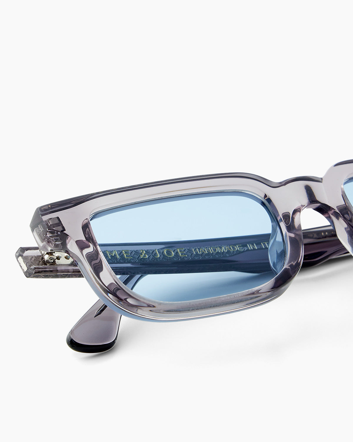 SUNGLASSES-WOMEN-MEN-UNISEX-WALKER-GREY-CUSTOMLENSES-BLUEJEAN-DETAILS |GREY CUSTOM LENSES-BLUE JEAN