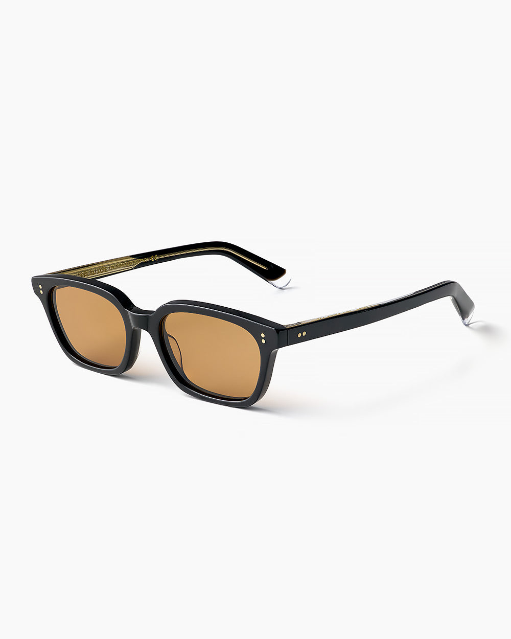 ME & JOE Alba black sunglasses with orange lenses – three-quarter view