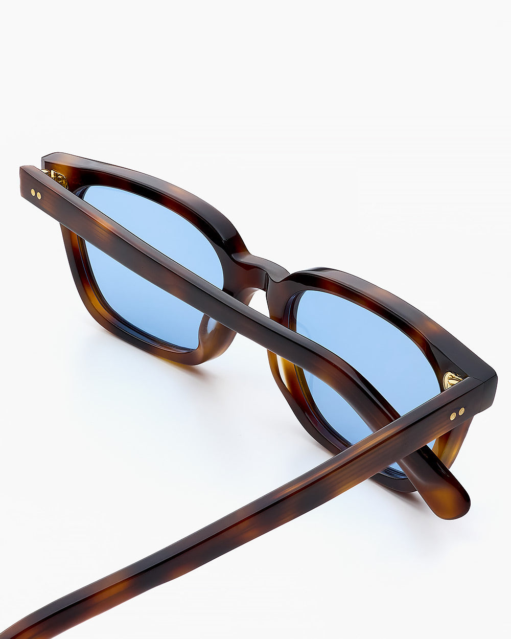 ME & JOE Alba classic tortoise sunglasses with blue lenses – detail view