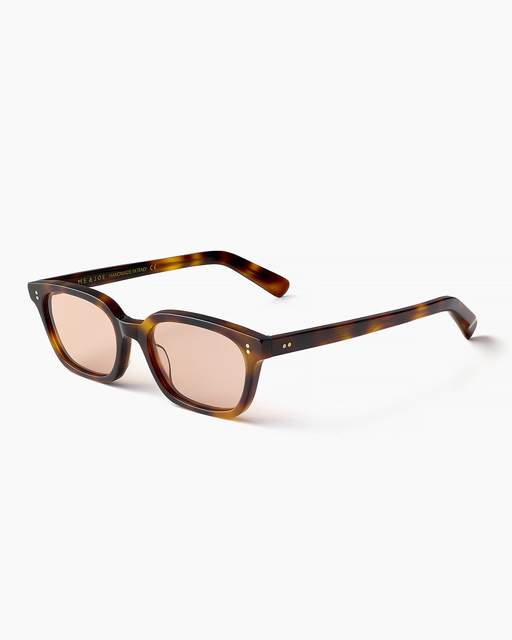 ME & JOE Alba classic tortoise sunglasses with peach lenses – three-quarter view