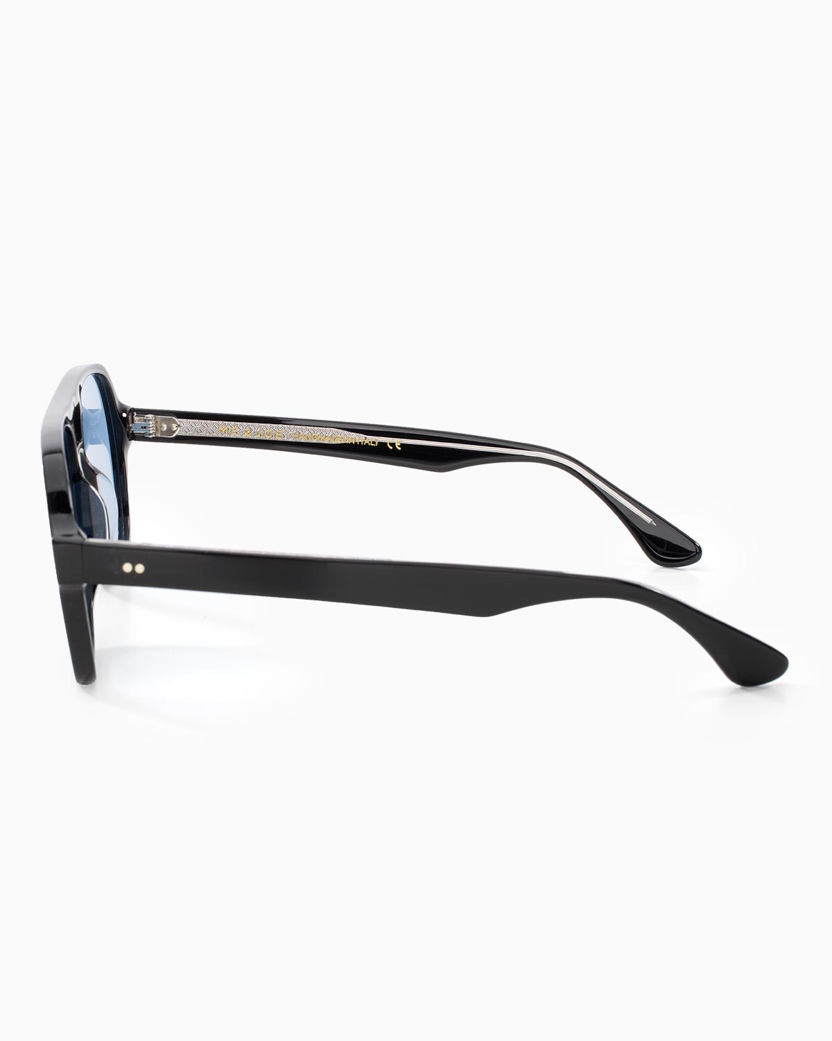 ME & JOE Atlas Black sunglasses with blue lenses – side view
