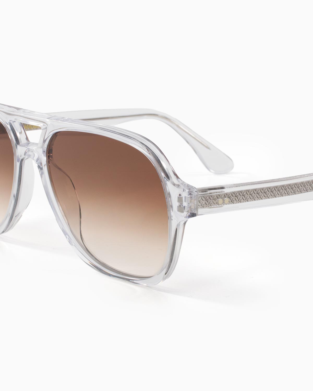 ME & JOE Atlas Clear sunglasses with brown gradient lenses – frame detail