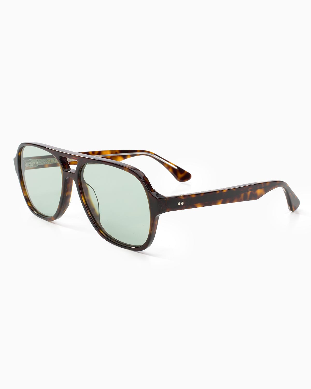 ME & JOE Atlas Tortoise sunglasses with light green lenses – front three-quarter view