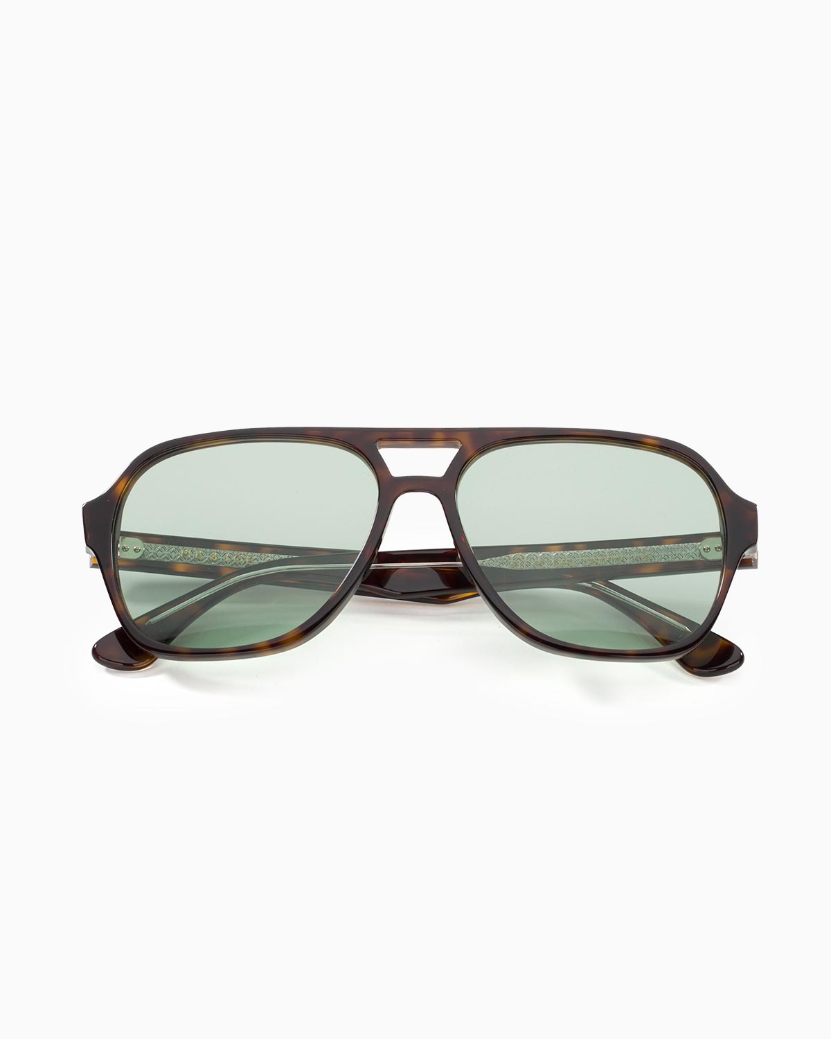 ME & JOE Atlas Tortoise sunglasses with light green lenses – front view